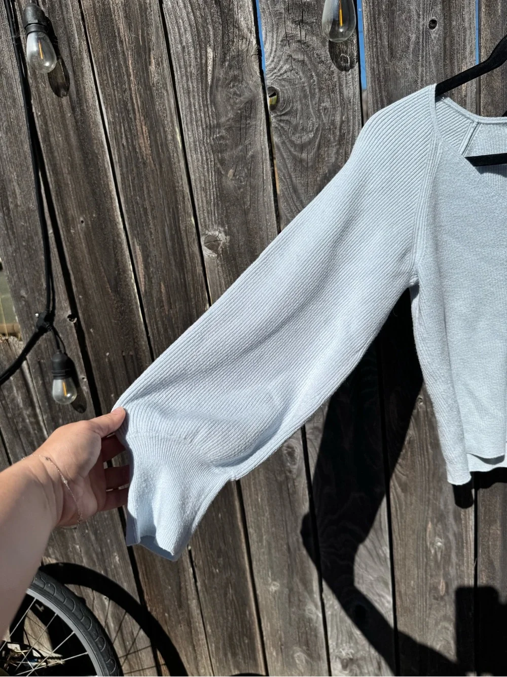🟡Abercrombie and Fitch Women’s Baby Blue V Neck Long Sleeve Sweater size Small